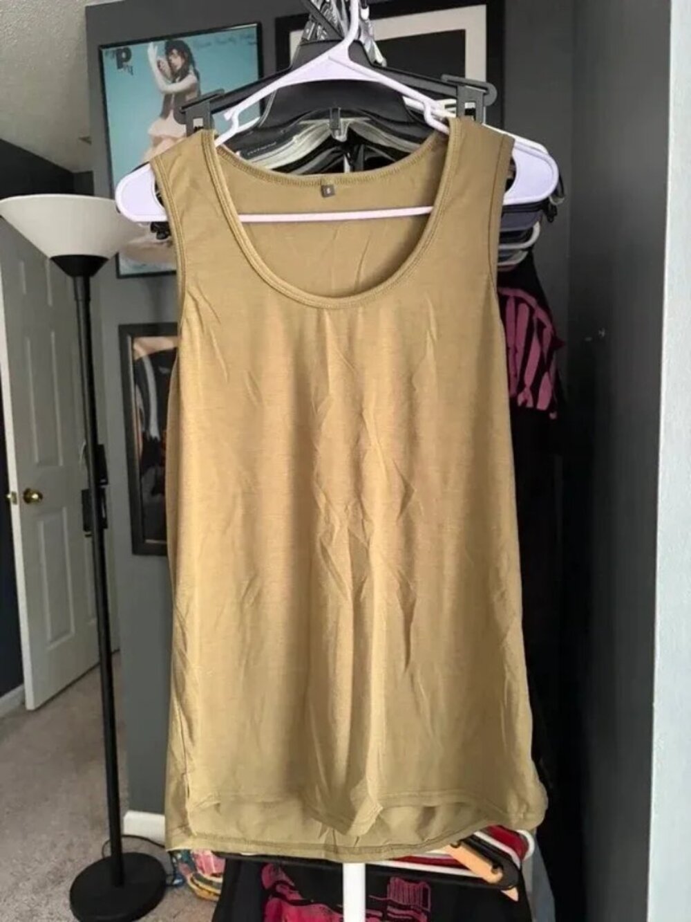 Men’s Tan Khaki Basic Tank Top Size Small